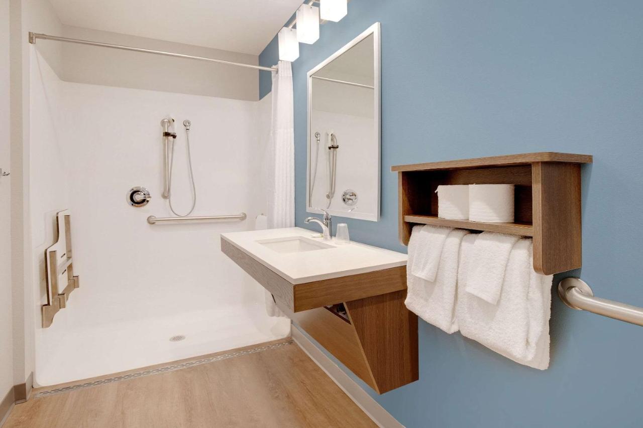 Queen Room with Two Queen Beds - Accessible/Non-Smoking