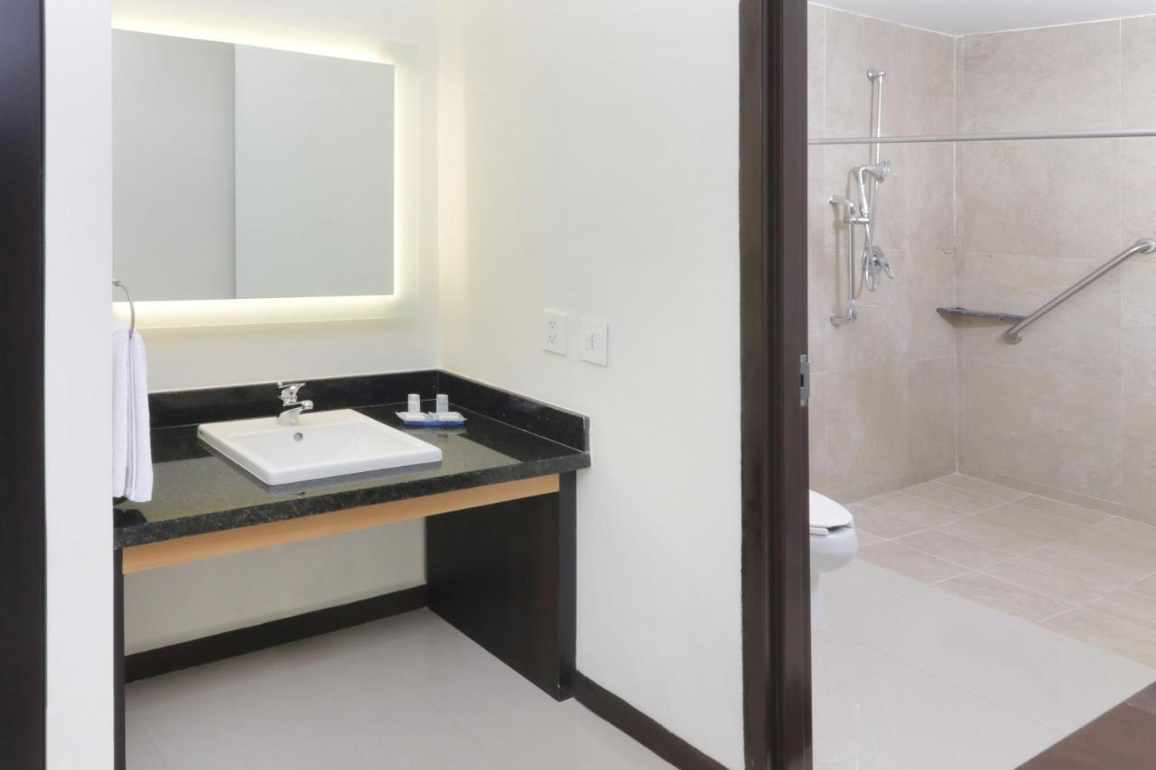 Habitación Estándar con cama extragrande - Adaptada para personas de movilidad reducida