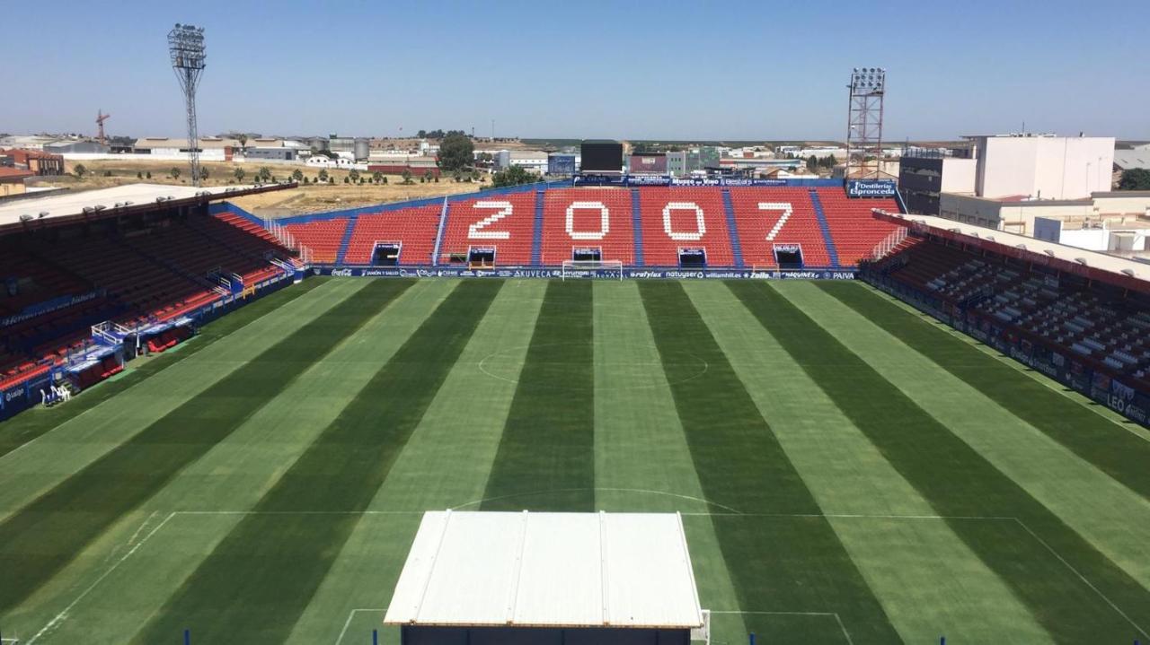 Double or Twin Room View to Stadium