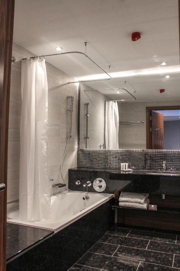 Standard Room,1273906588:JPEG