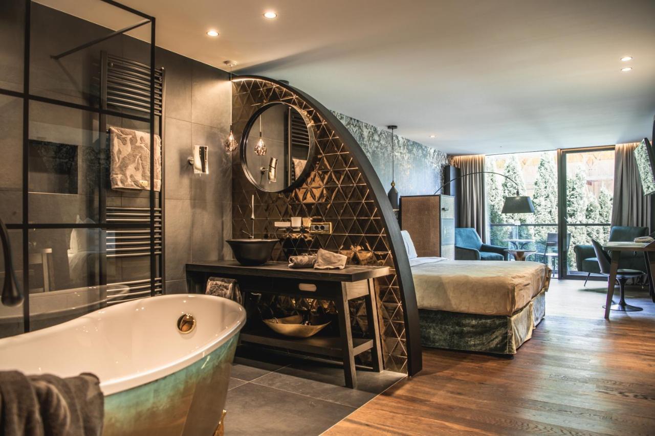 Junior Suite with Mountain View
