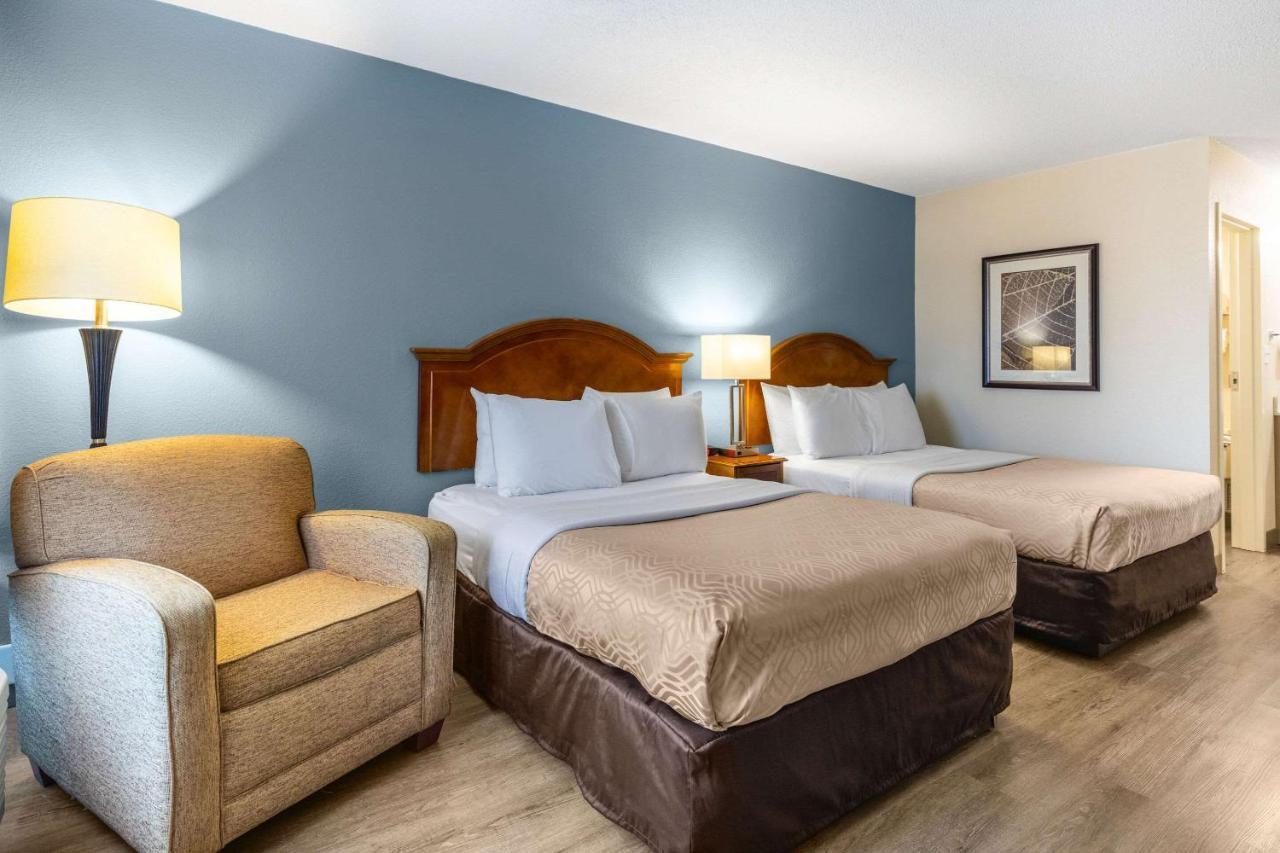 Double Room with Two Double Beds - Smoking