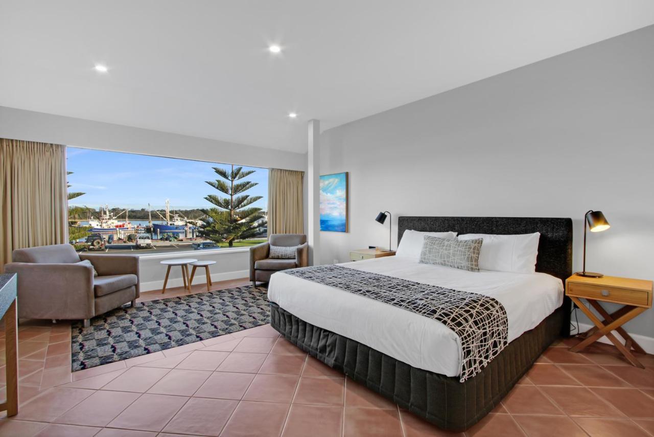 Suite with Lake View