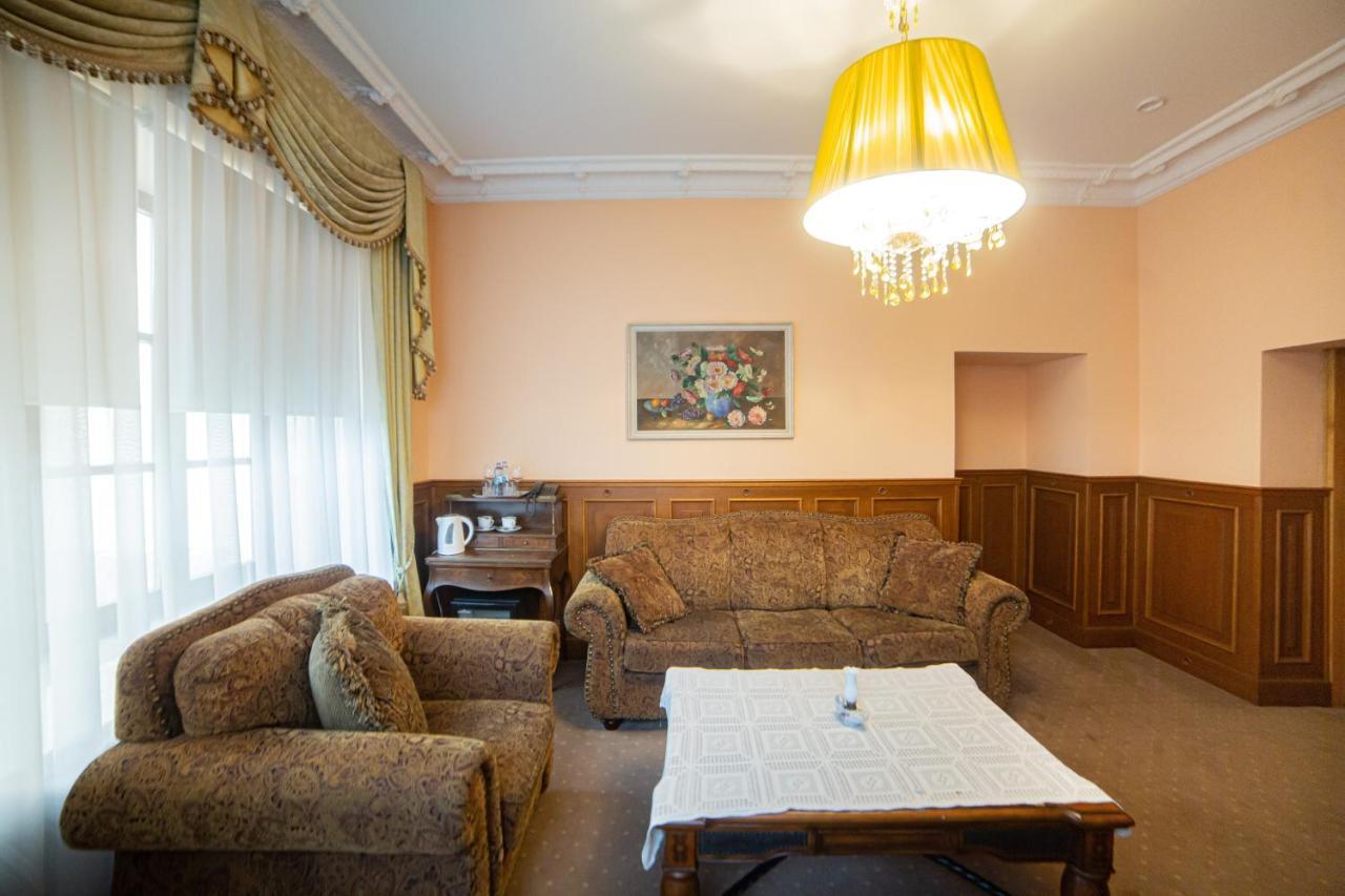 One-Bedroom Family Apartment