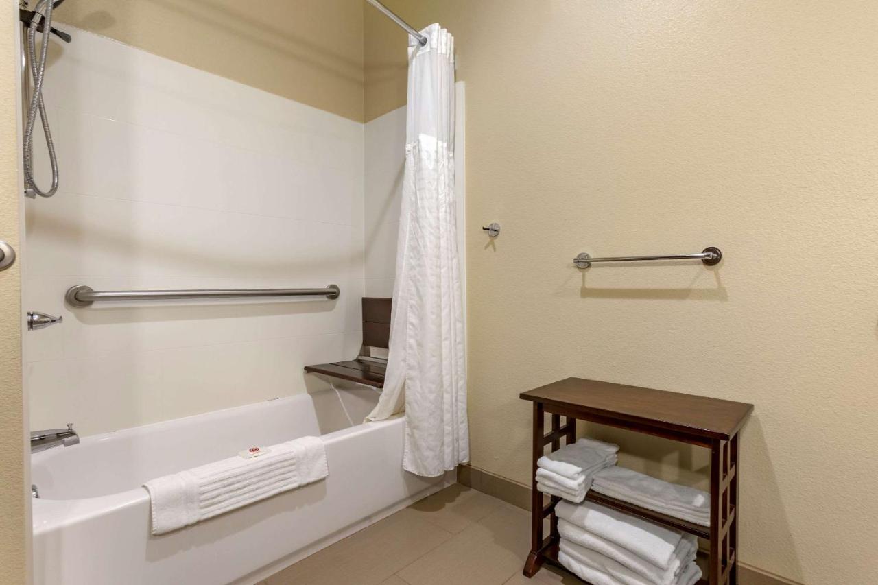 Queen Room with Two Queen Beds - Accessible/Non-Smoking