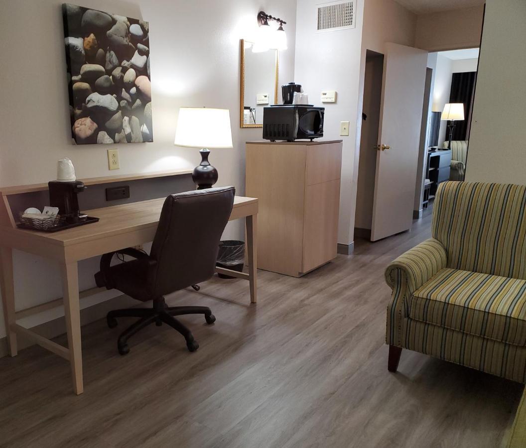 One-Bedroom King Suite Non-Smoking