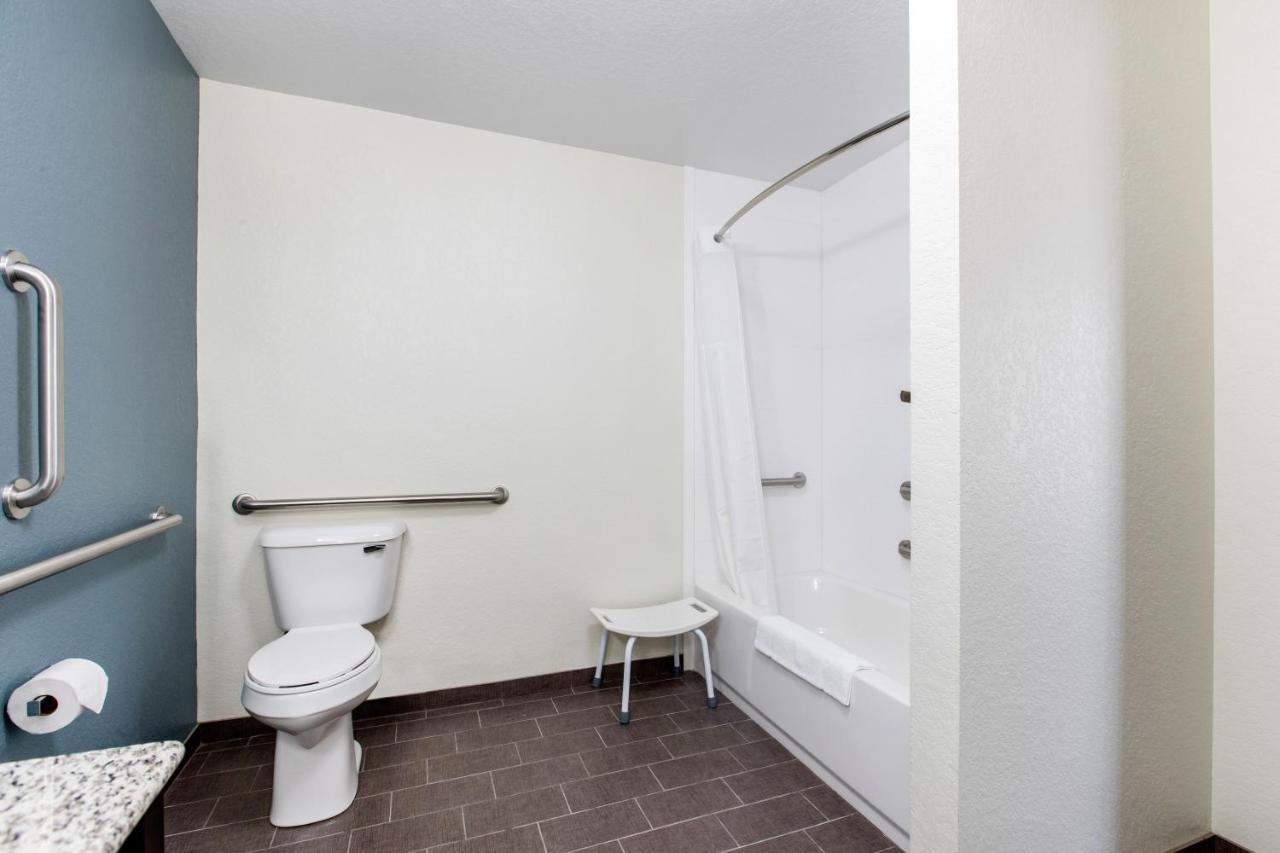 Queen Room with Two Queen Beds - Accessible/Non-Smoking