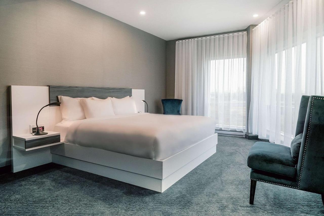 King Suite with Sofa Bed - Non-Smoking
