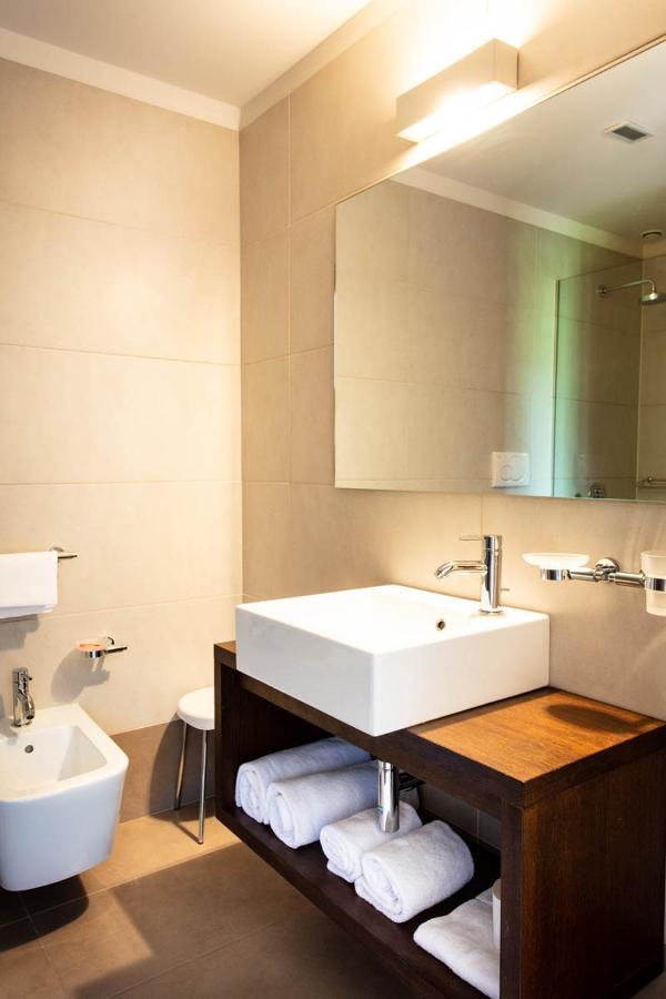 Double or Twin Room,1029705235:JPEG