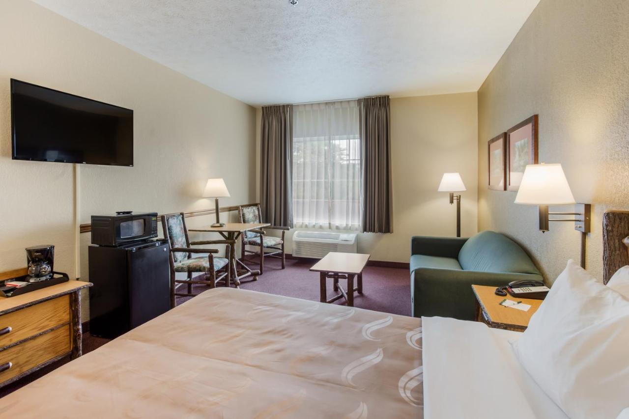 Queen Room - Accessible/Non-Smoking