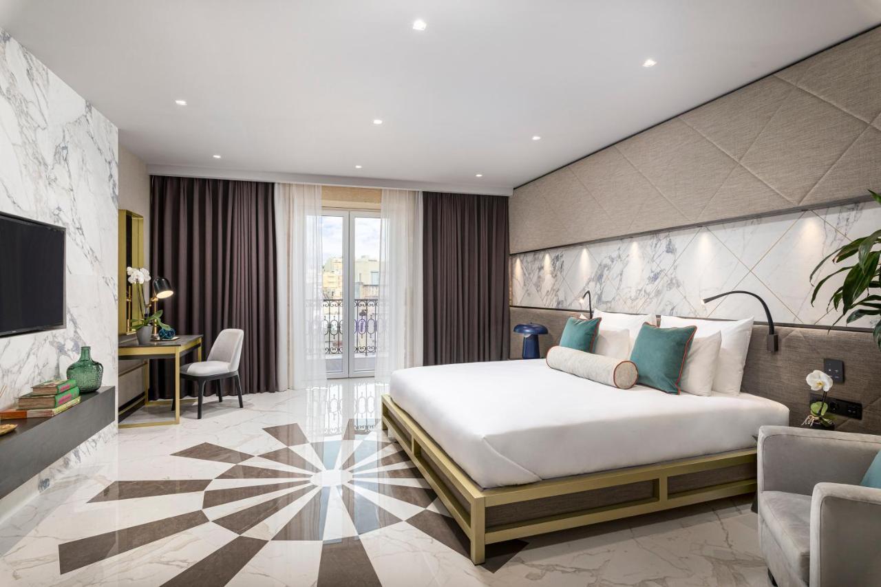 Chambre Double Supérieure - Vue Latérale sur Mer