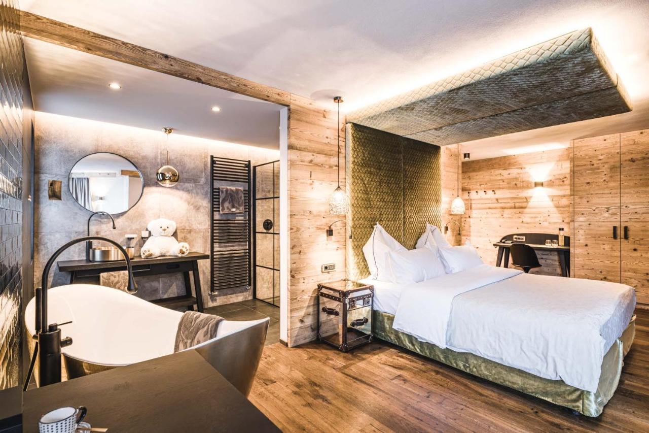 Suite with Mountain View