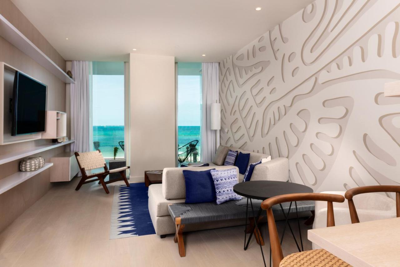 Deluxe One-Bedroom Suite Ocean Front King,1771241539:JPEG