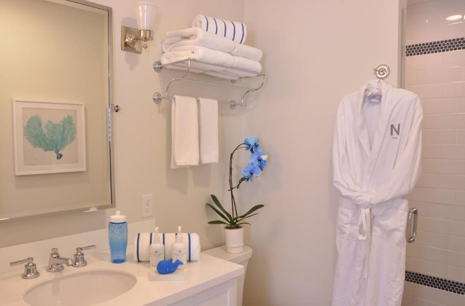 Deluxe King Suite,1163275890:JPEG