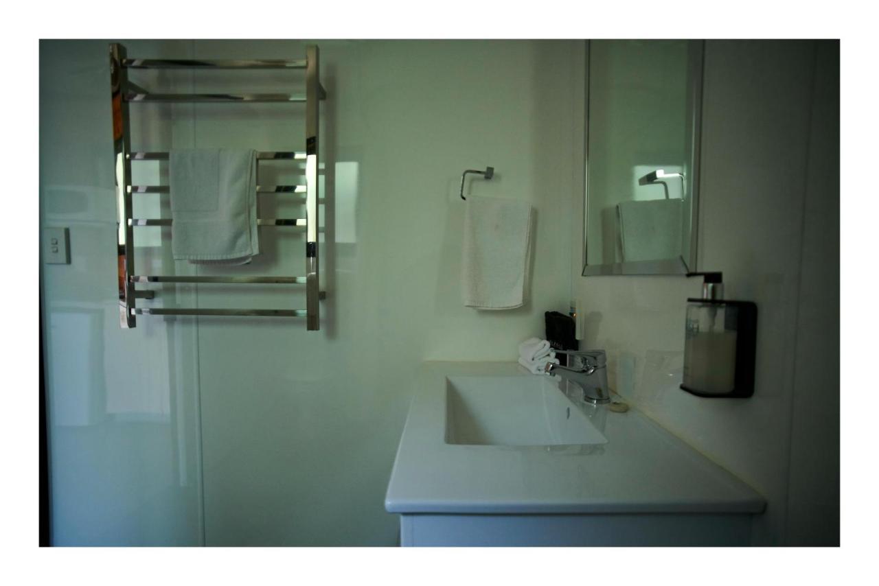 Queen Studio Private Bathroom