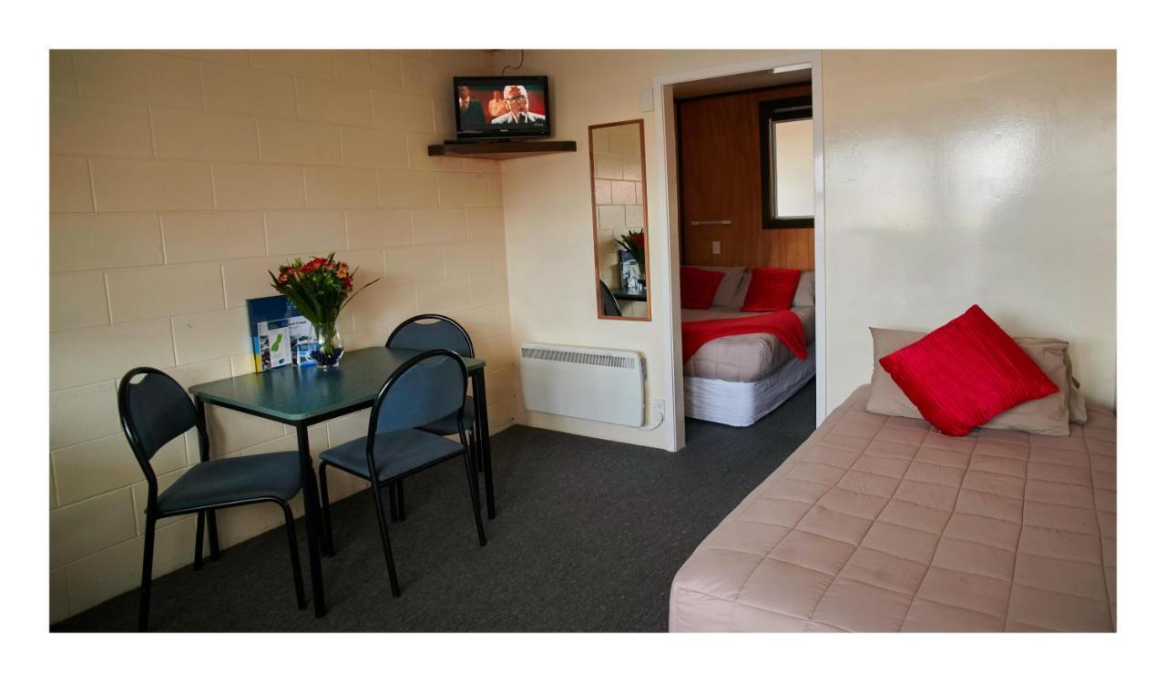 Small Cabin Kitchenette 5 Guests
