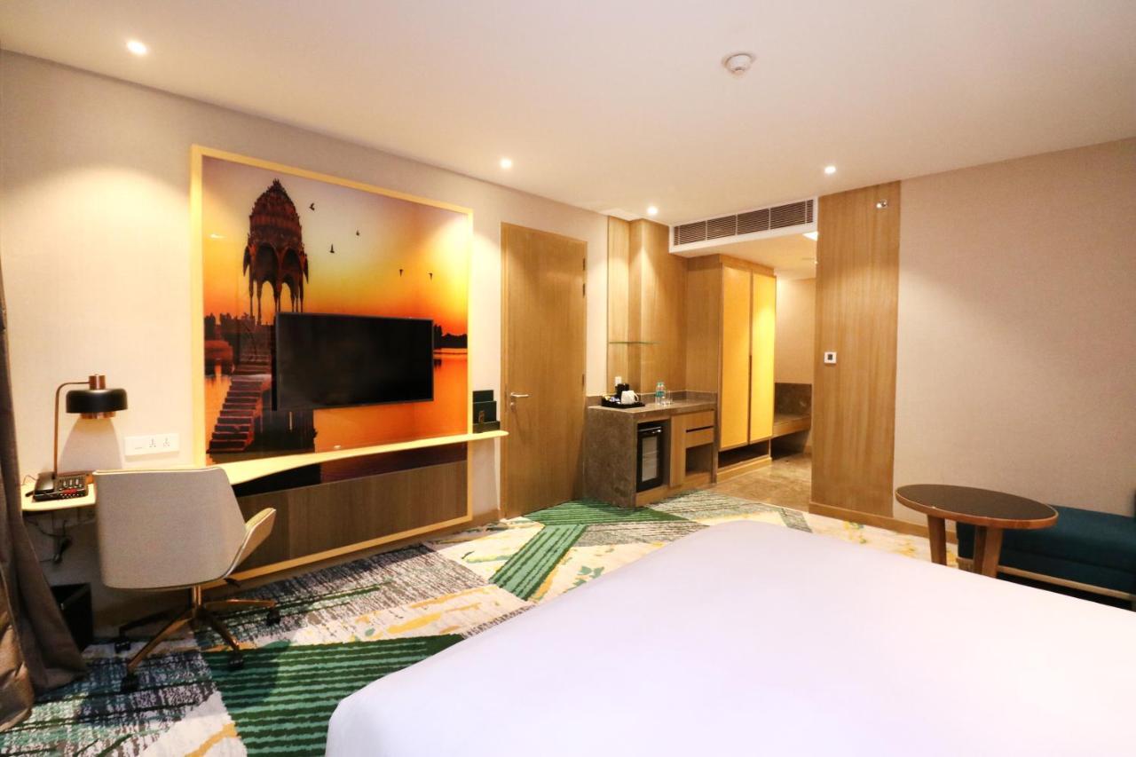 Premium King Room with 20% discount on Food And Soft Beverages and Laundry
