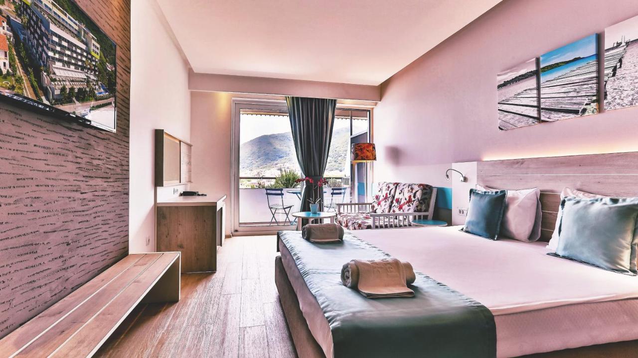 Double or Twin Room Partial Sea View,1084804822:JPEG