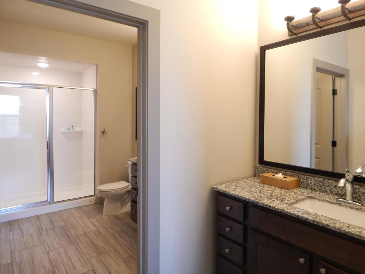 Two-Bedroom Apartment,1704974848:JPEG