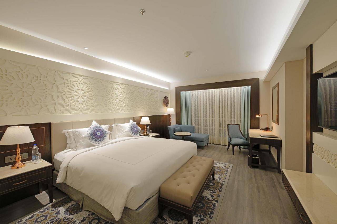 Deluxe Room King Bed