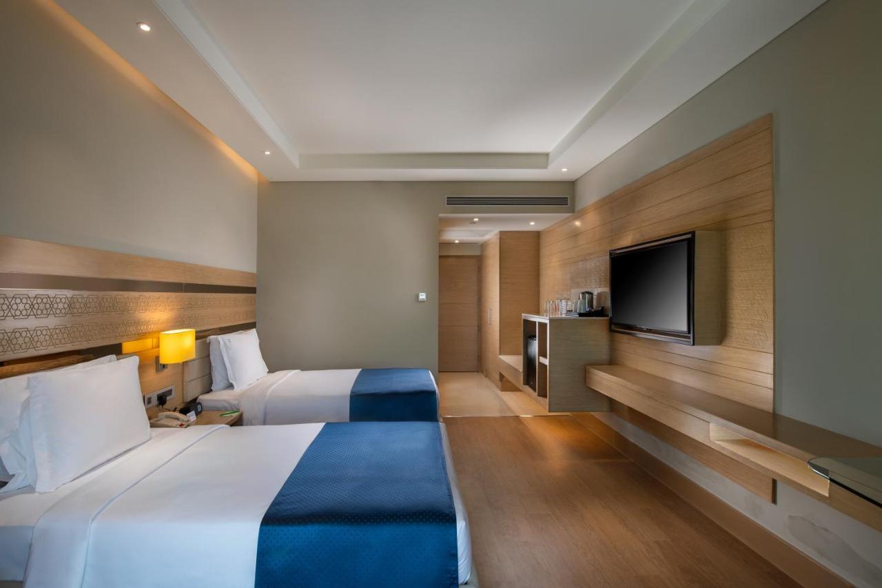 Premium Twin Room on F&B 