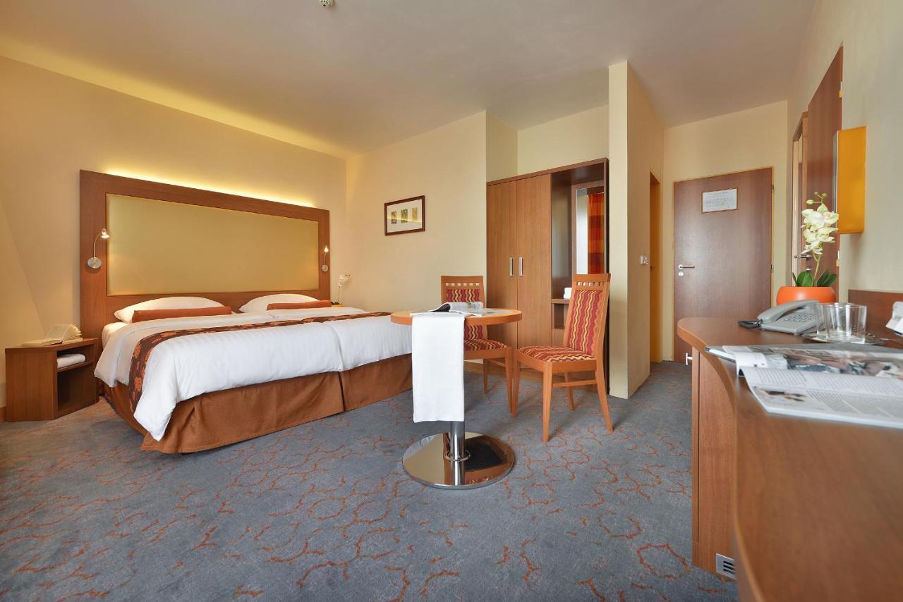 Superior Double or Twin Room,1118599980:JPEG