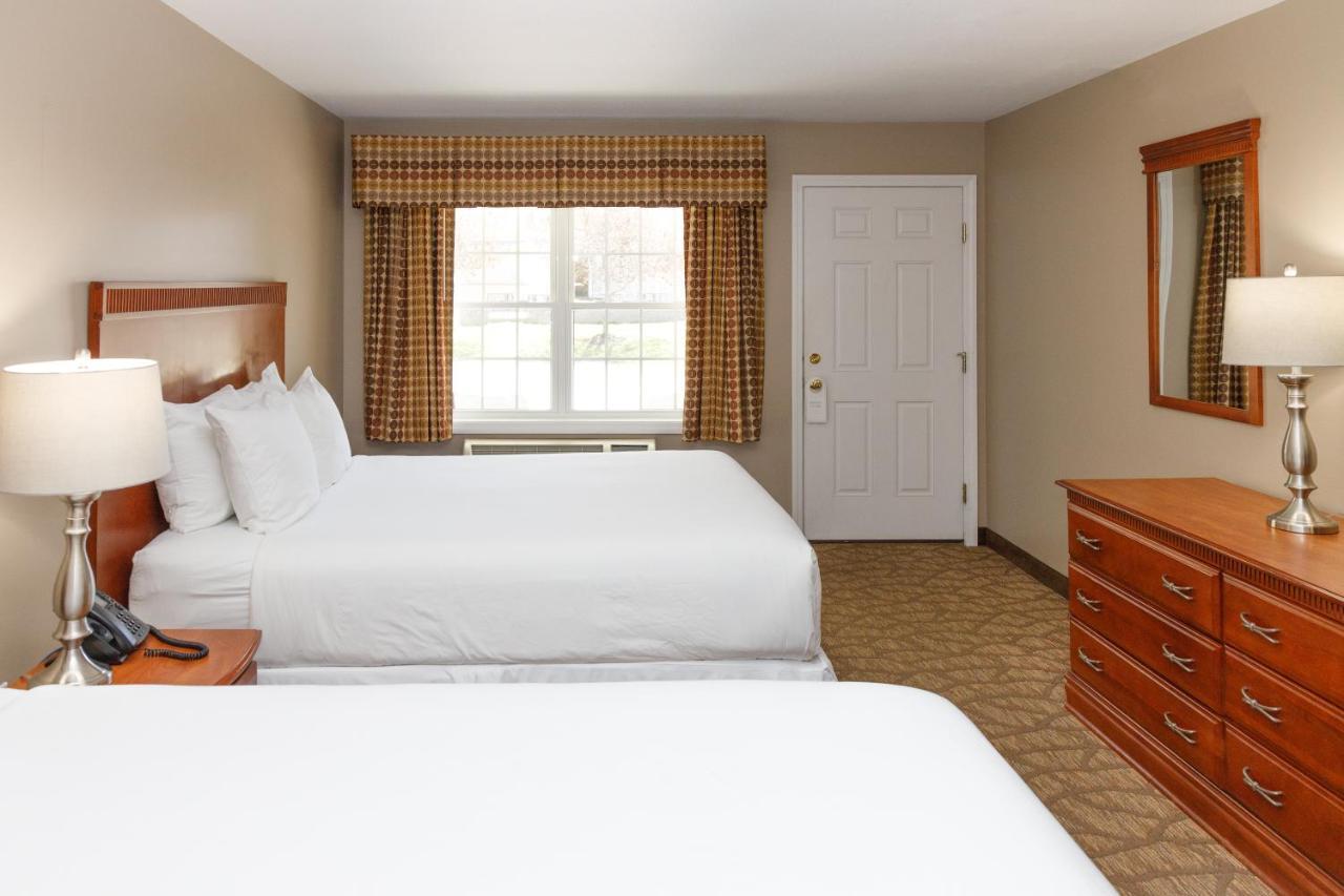 Queen Standard Dog Friendly with 2 Queen Beds Flagship Building
