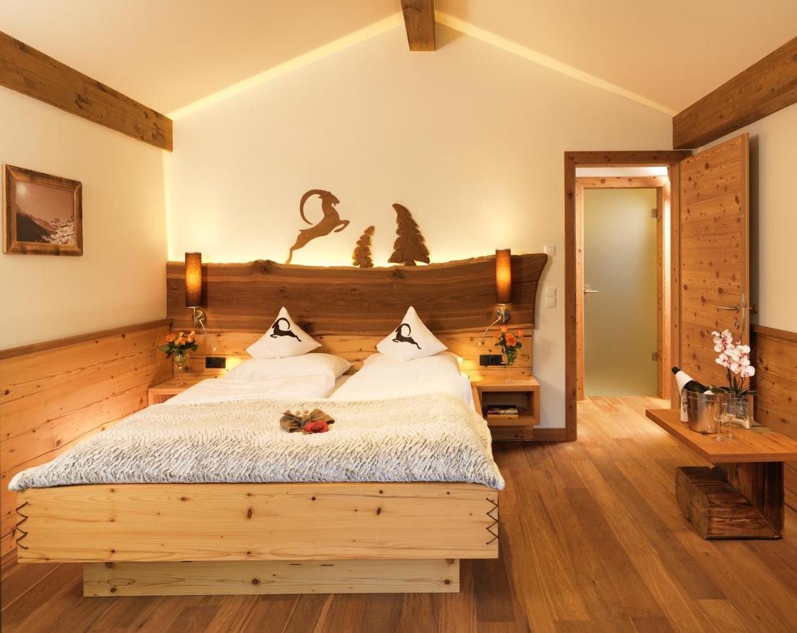 Deluxe Suite mit Whirlpool-Badewanne