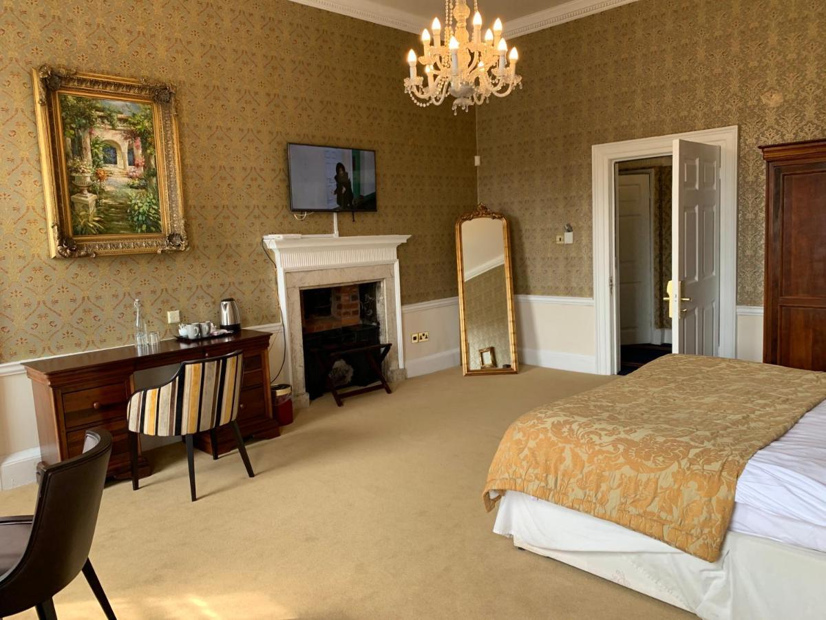 Junior Suite with Garden View