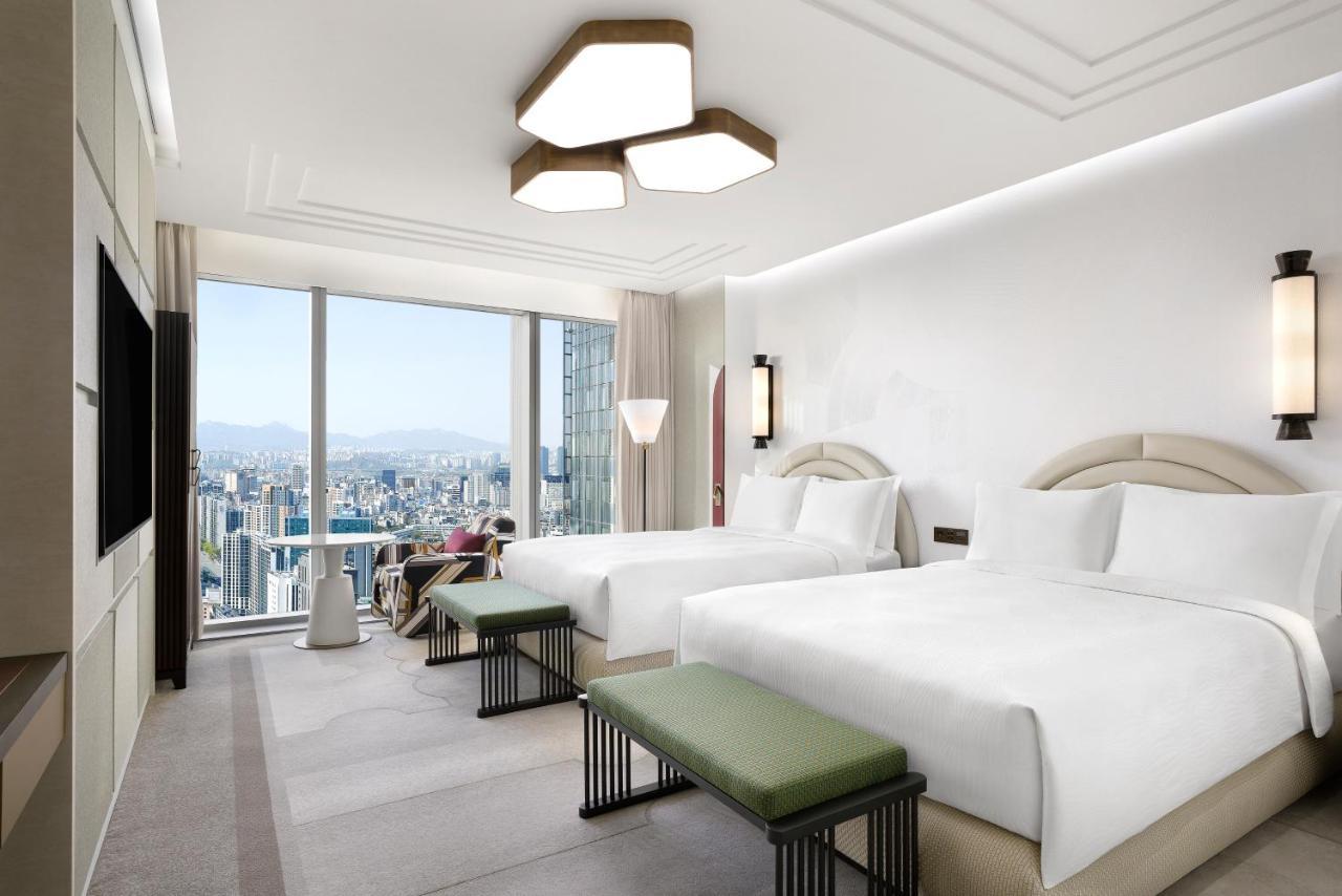 Masters Queen Room Two Queen Beds City View