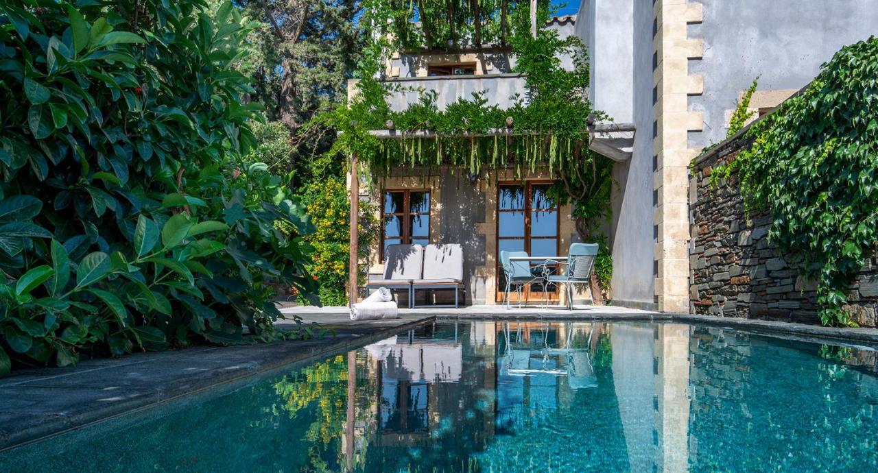 Kinsterna Pool Villa