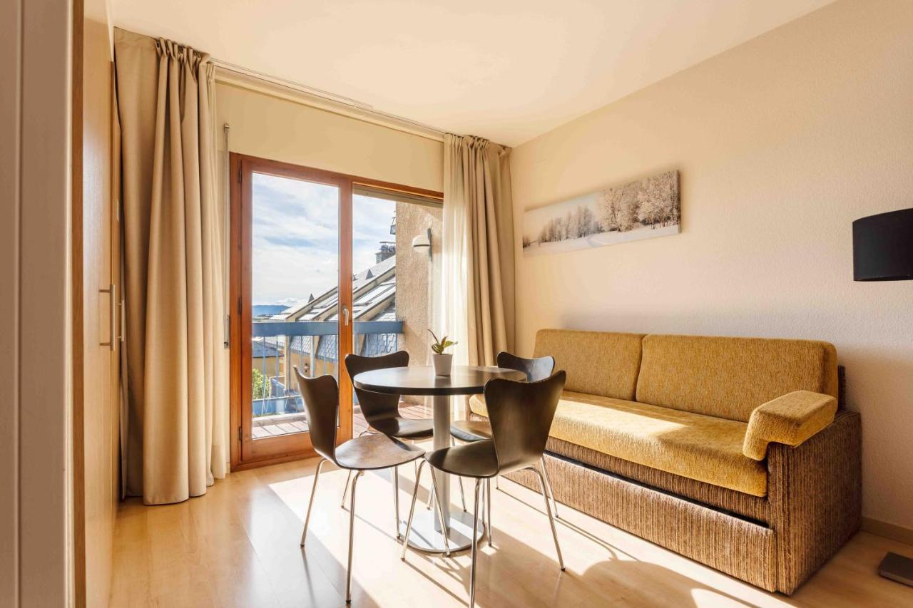 Twin Room with Kitchenette