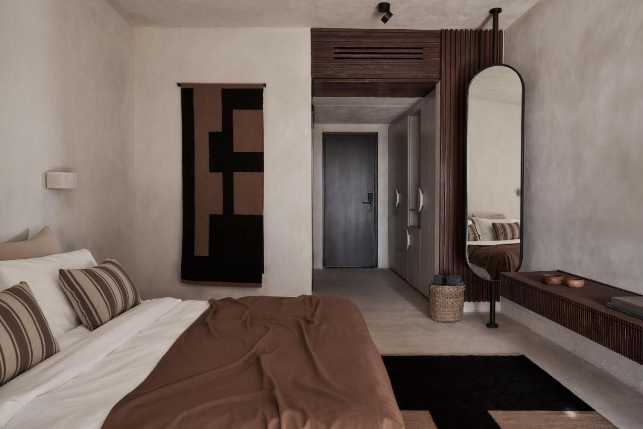 Doppel-/Zweibettzimmer mit Poolblick