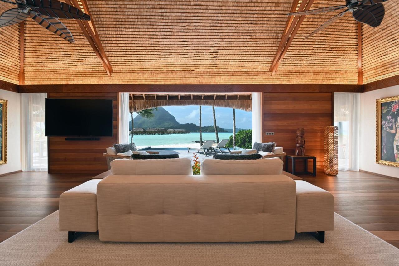 Royal Beach Villa with Pool