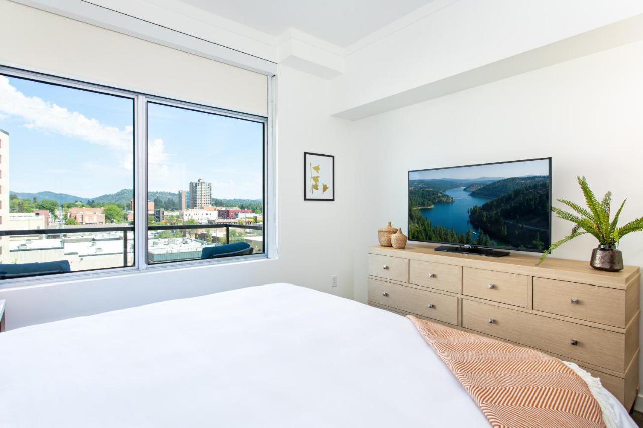 Deluxe Queen Suite