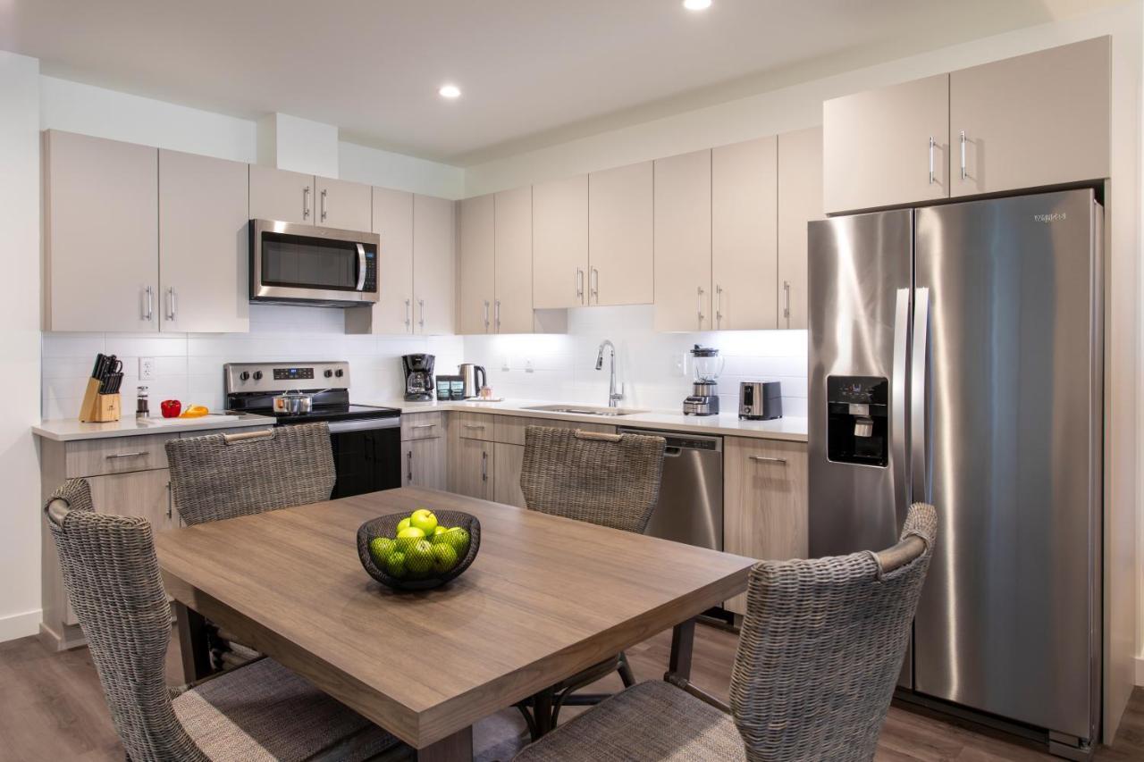 Deluxe Queen Suite