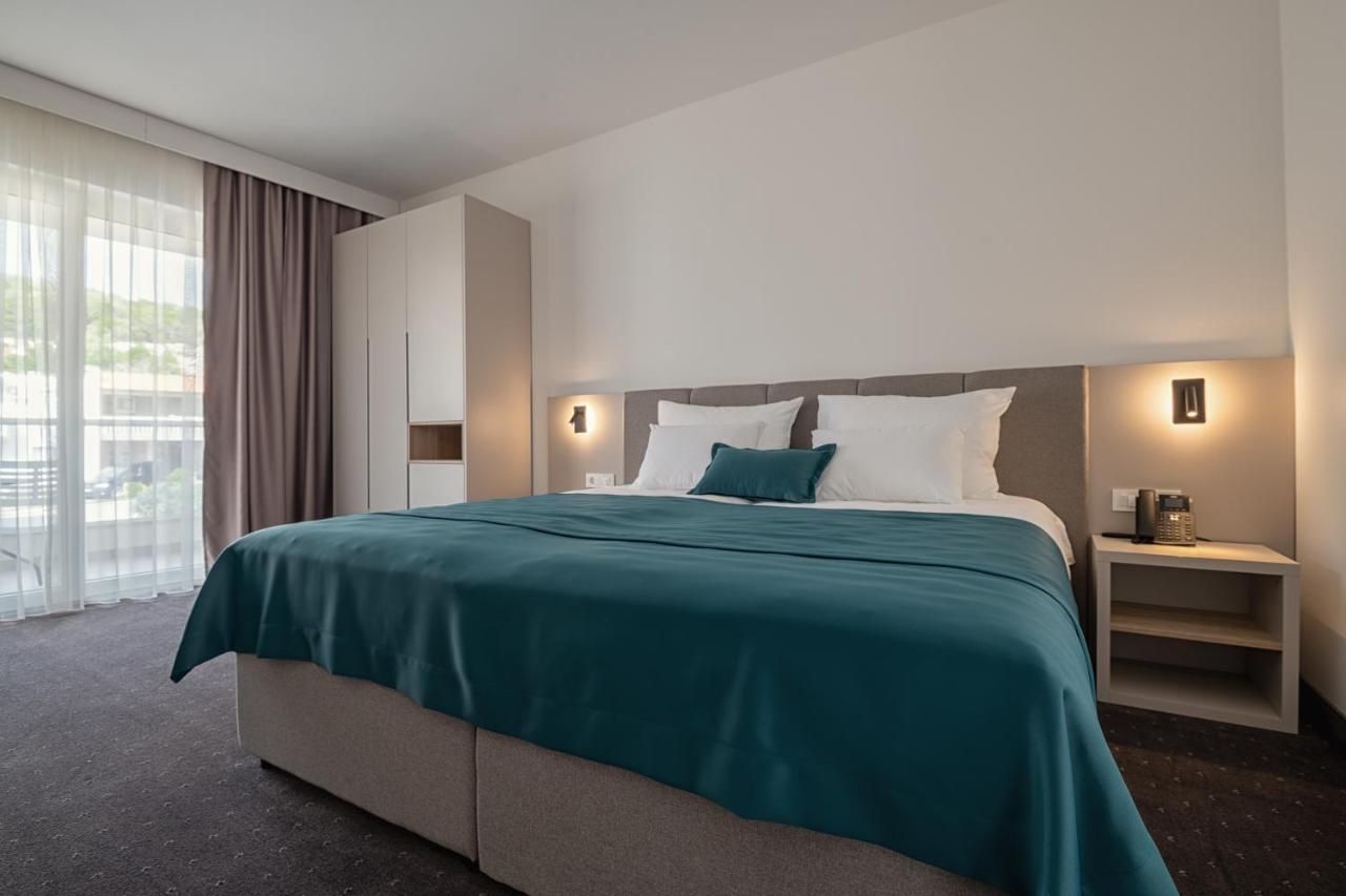 Standard Double or Twin Room Balcony
