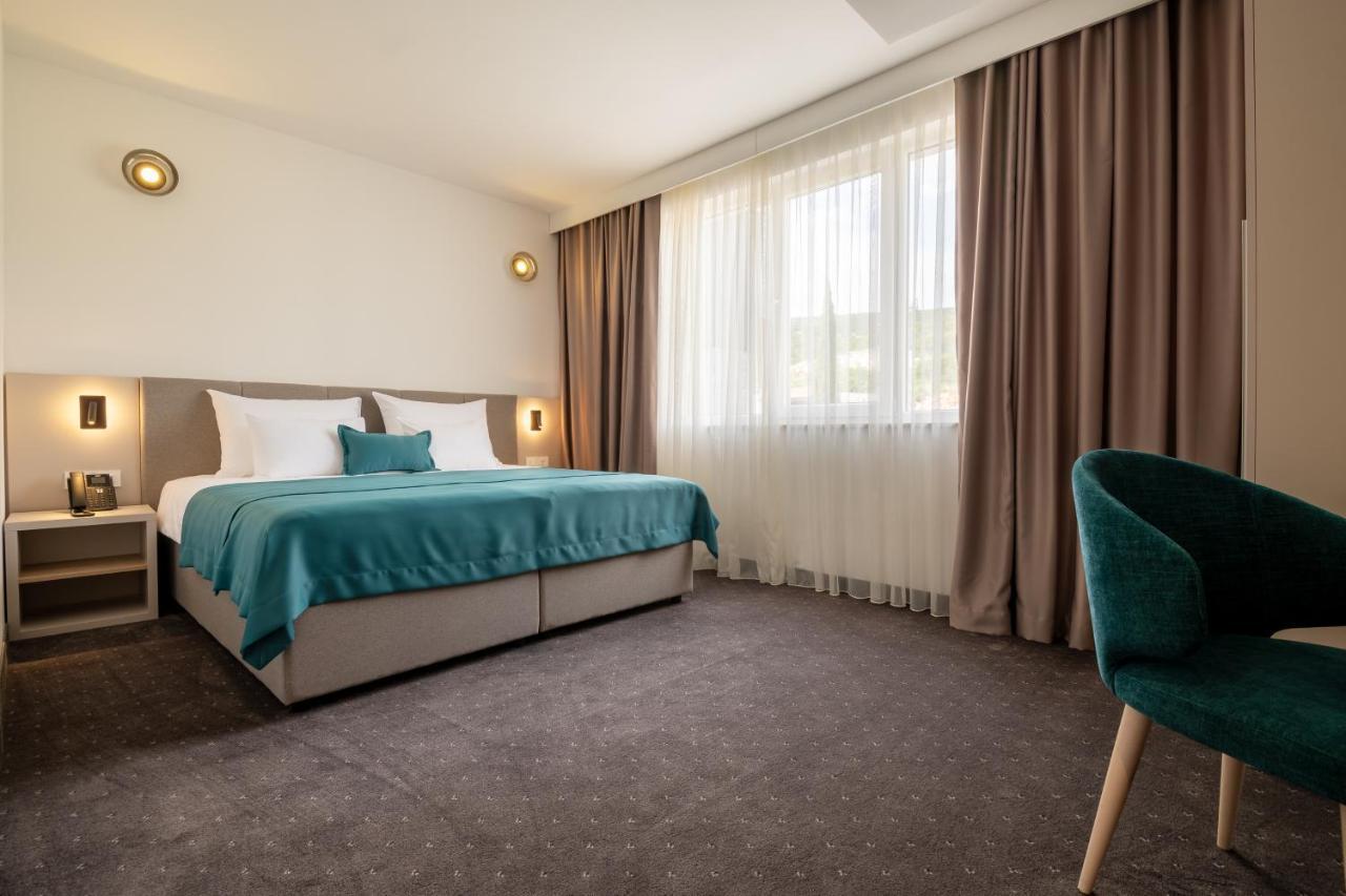 Standard Double or Twin Room Garden View