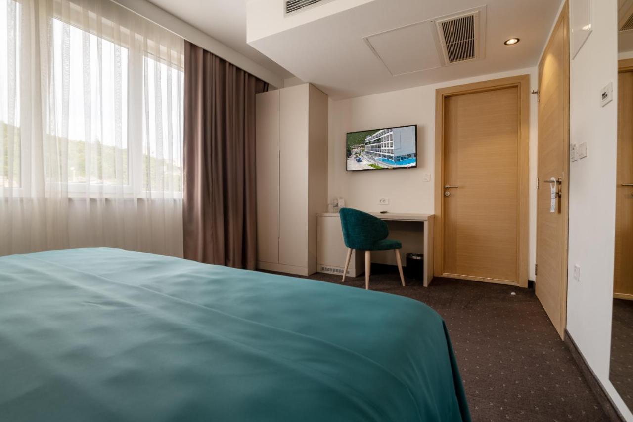 Standard Double or Twin Room Garden View