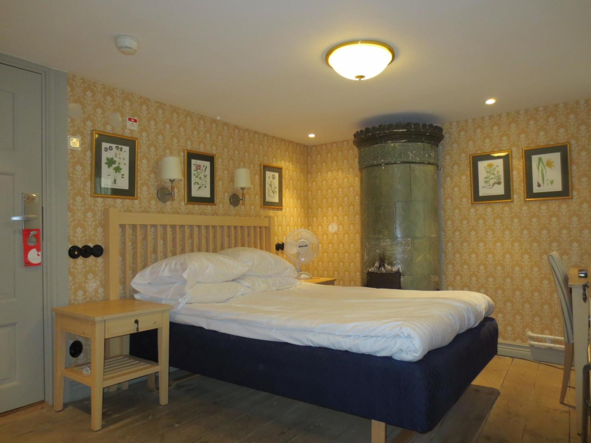 Suite Two Single Beds