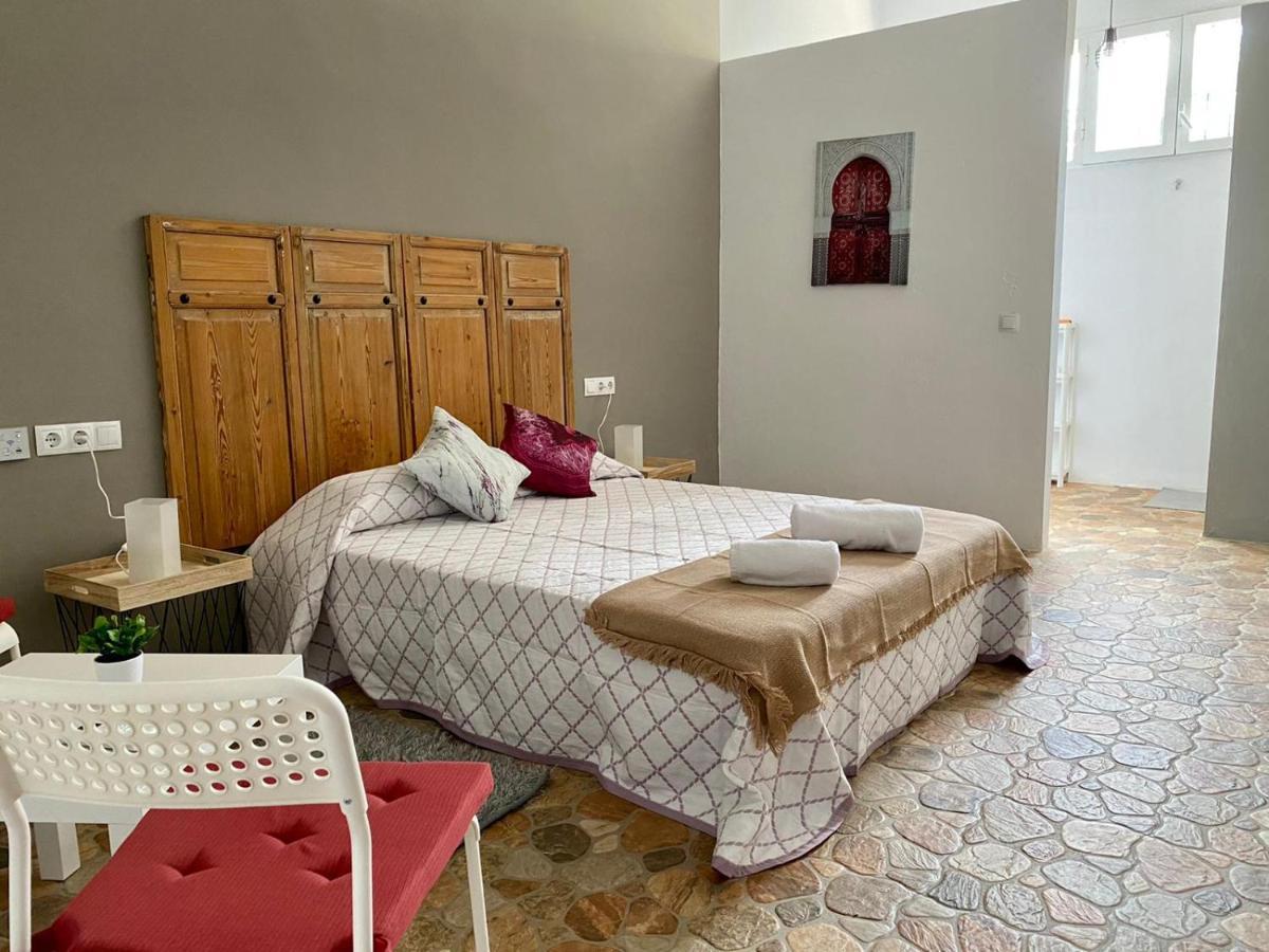 Estudio con 1 cama grande