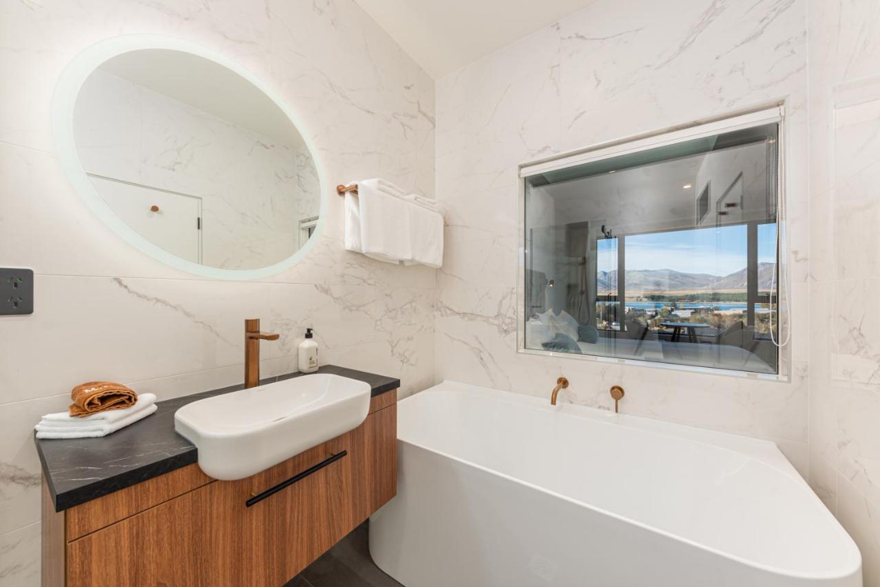 Deluxe Double or Twin Room Lake View