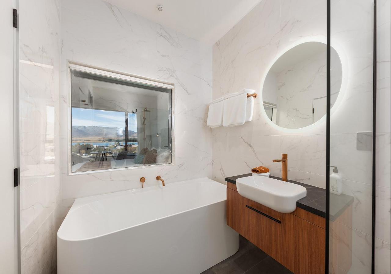 Deluxe Double or Twin Room Lake View