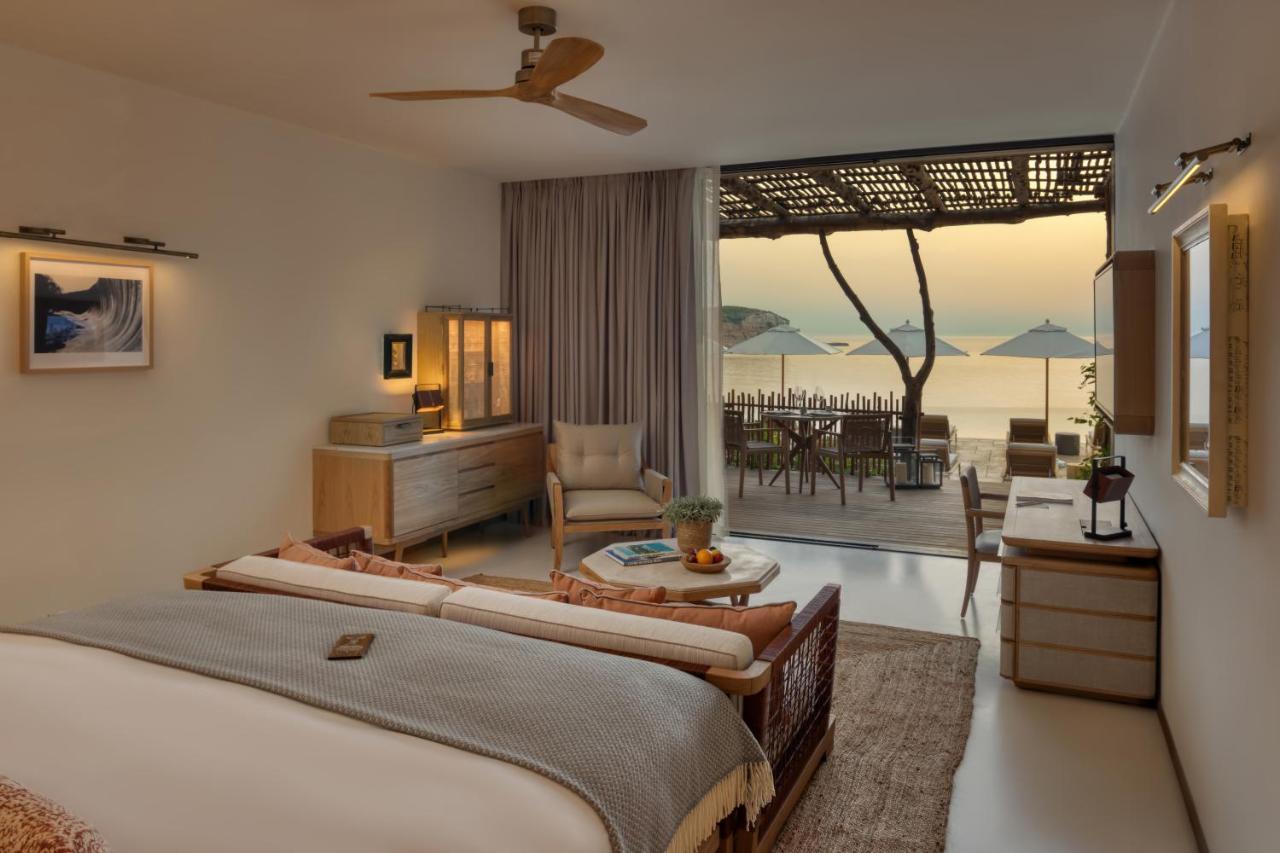 Junior Suite auf Poolebene mit Meerblick
