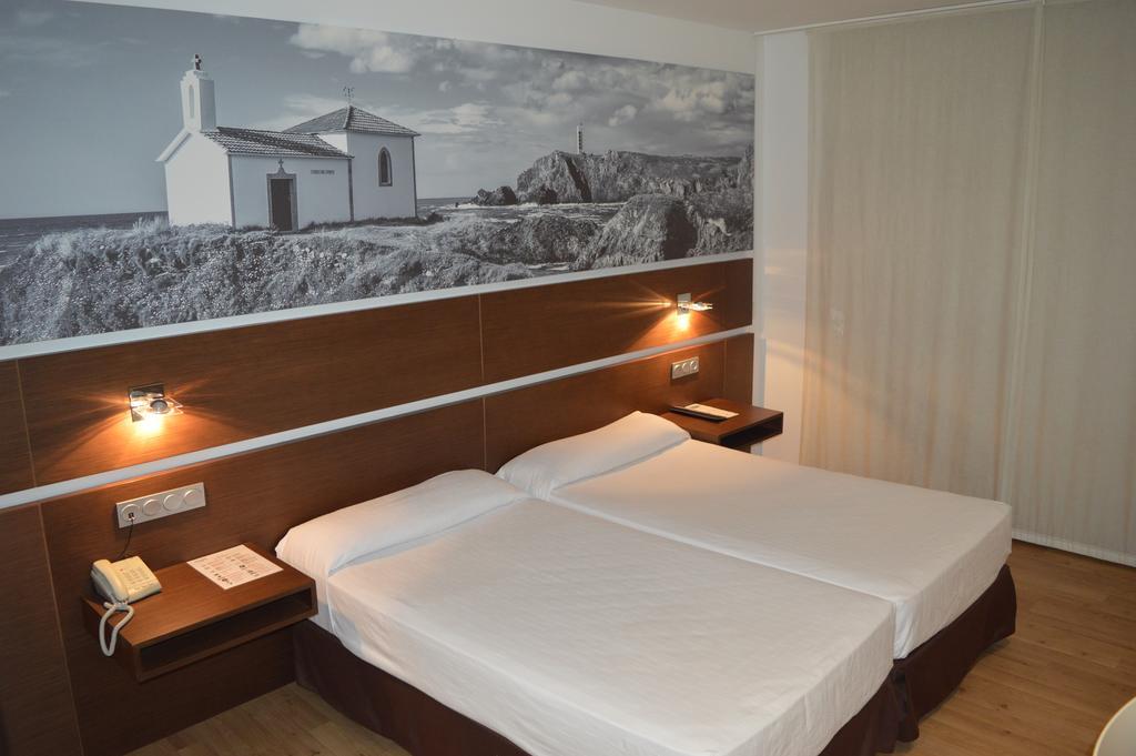 Chambre Double ou Lits Jumeaux (2 Adultes + 1 Enfant)