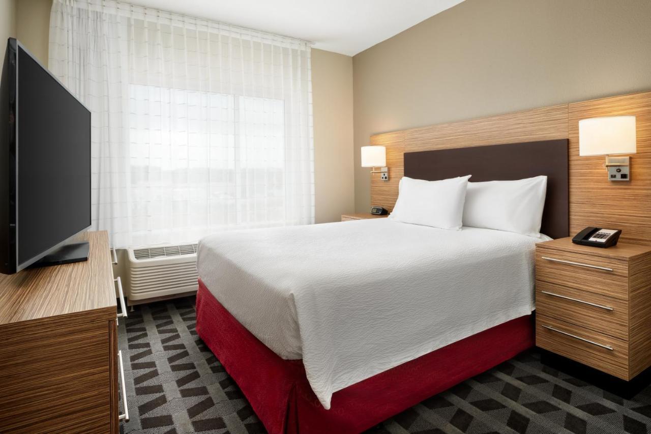 One-Bedroom Queen Suite with Sofa Bed