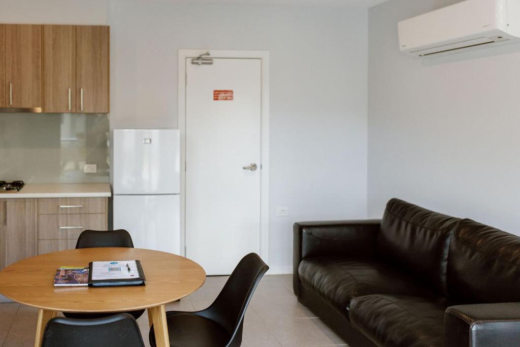 Studio Apartment Interconnecting
