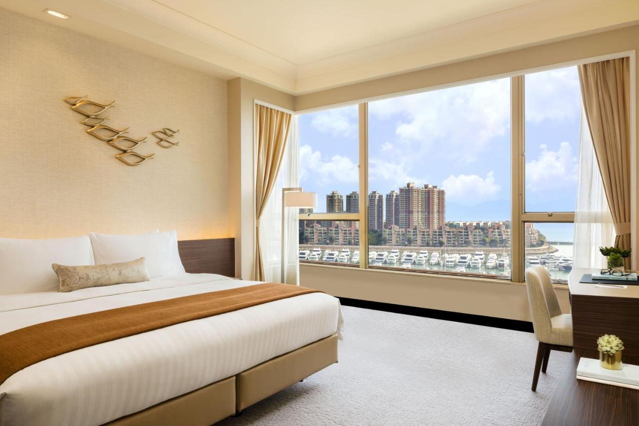 Chill-out Package - Deluxe Seaview Room with King Bed