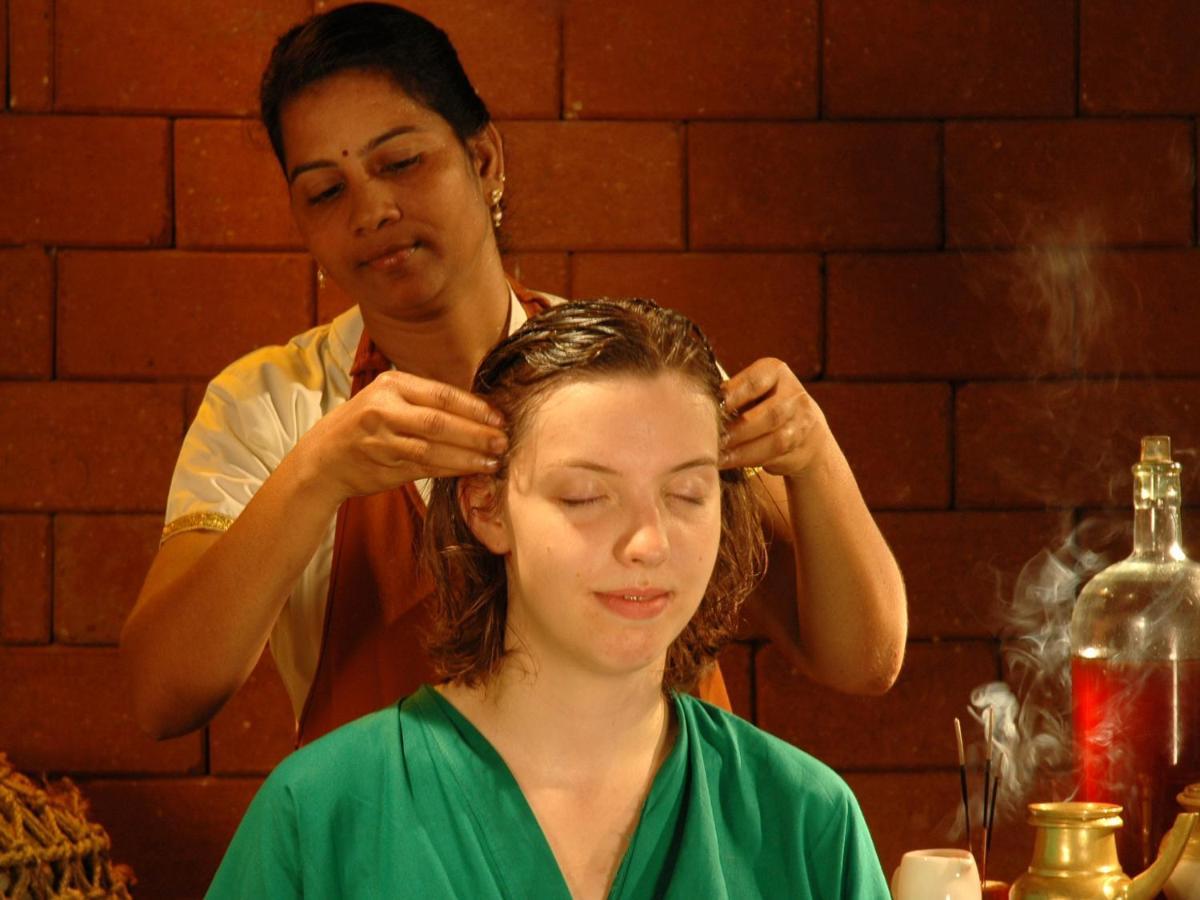 Kerala House Deluxe mit Klimaanlage - Ayurveda Panchkarma / Verjüngung Paket