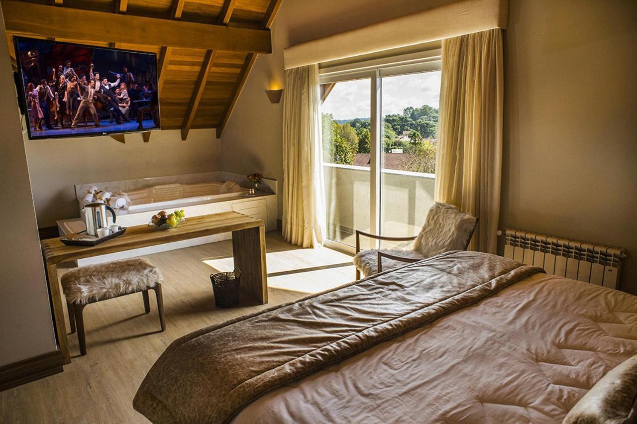 Master Suite Hot Tub